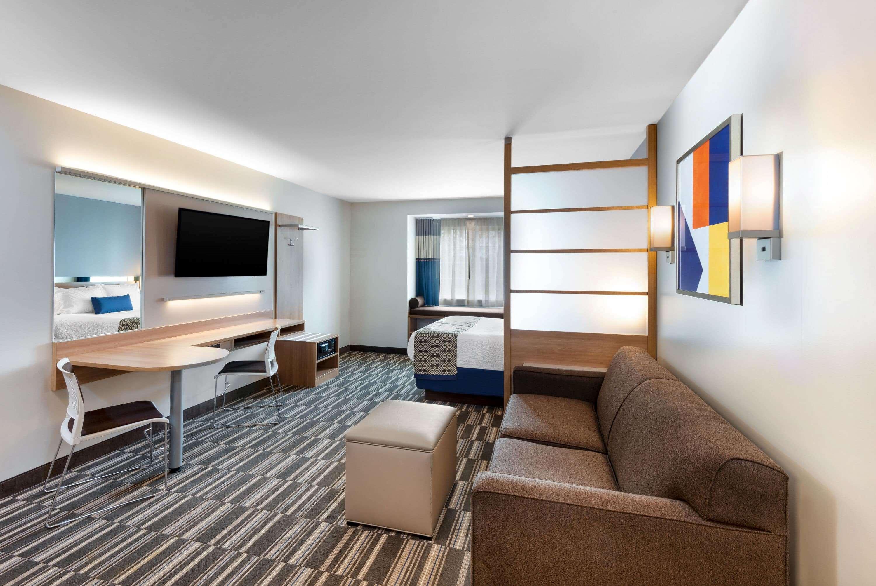 Microtel Inn & Suites By Wyndham Farmington Екстер'єр фото