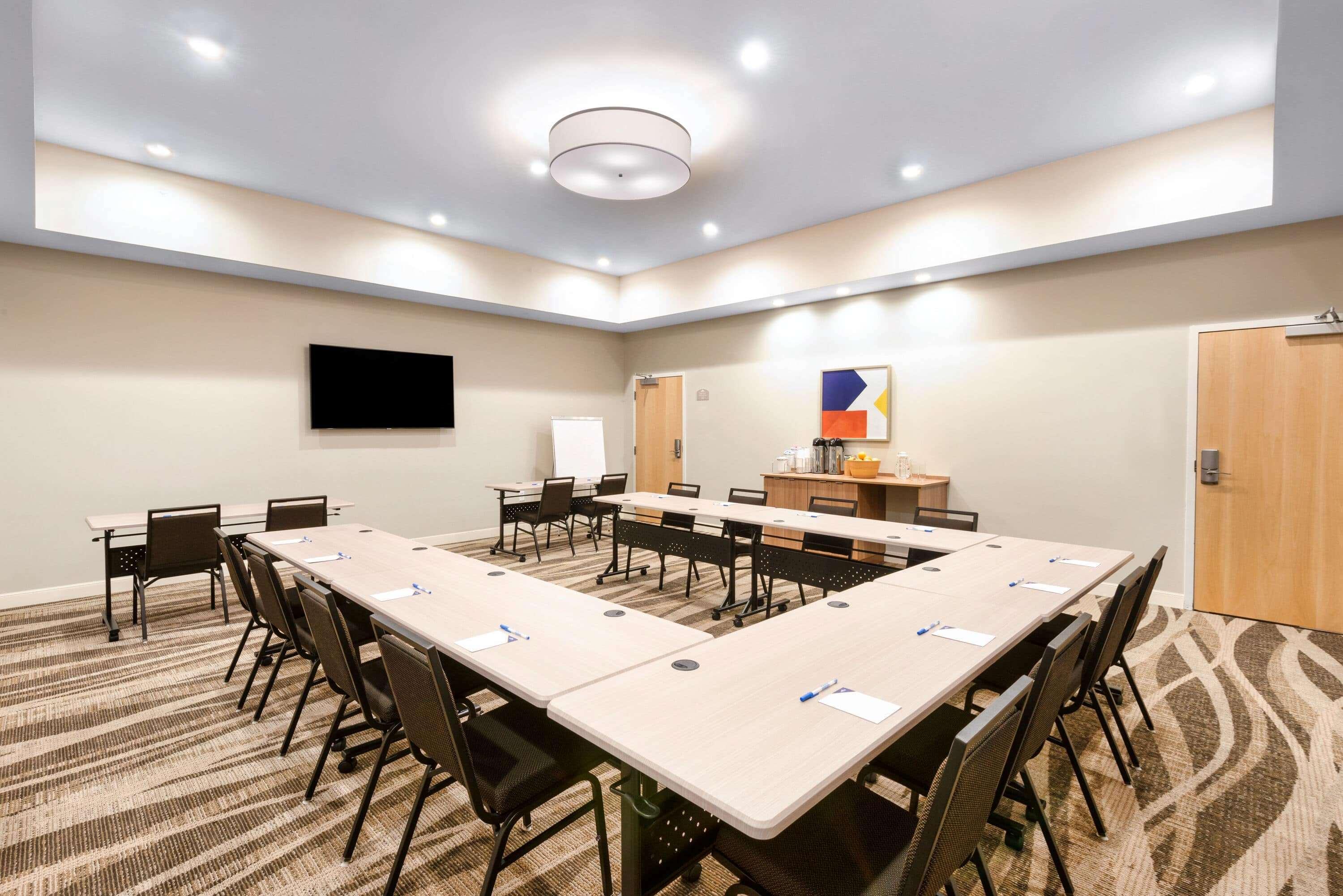 Microtel Inn & Suites By Wyndham Farmington Екстер'єр фото